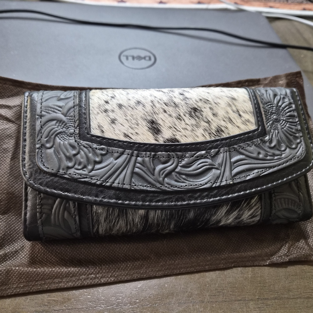 Montana West Black and White Haircalf Embossed Trifold Wallet Brand New Wristlet